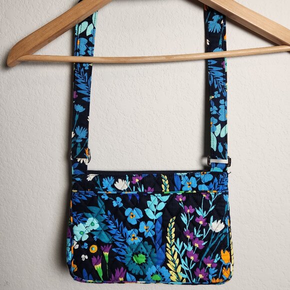 Vera Bradley blue floral pattern crossbody bag - Picture 2 of 6
